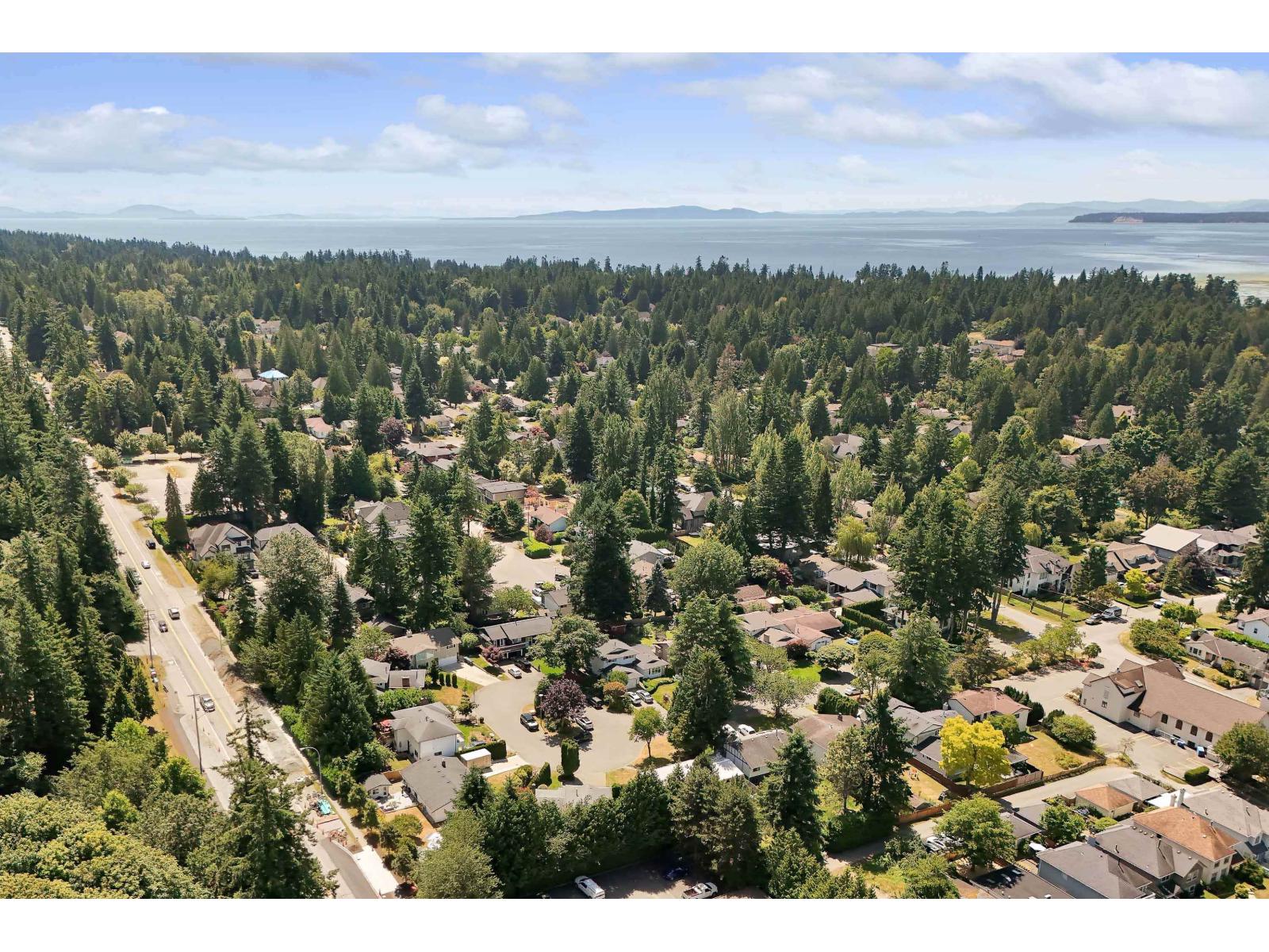 12767 27a Avenue, Surrey, British Columbia  V4A 2N5 - Photo 2 - R3026816