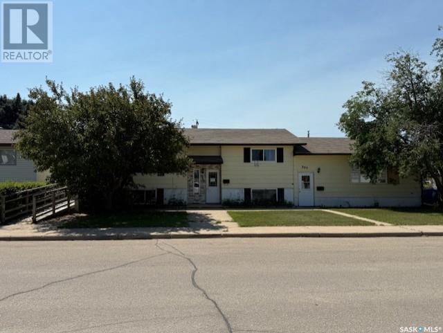 345/349 3rd AVENUE W, melville, Saskatchewan