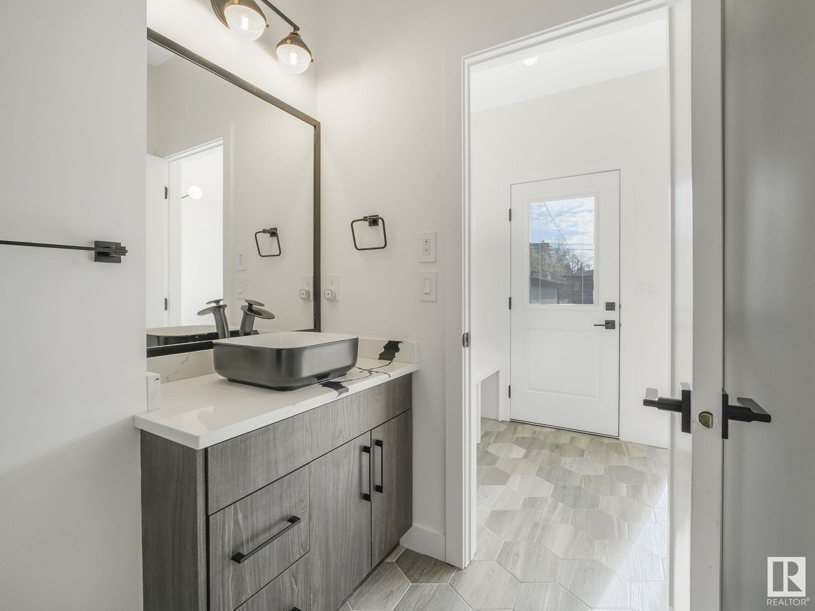 Property at 10225 146 ST NW image 4