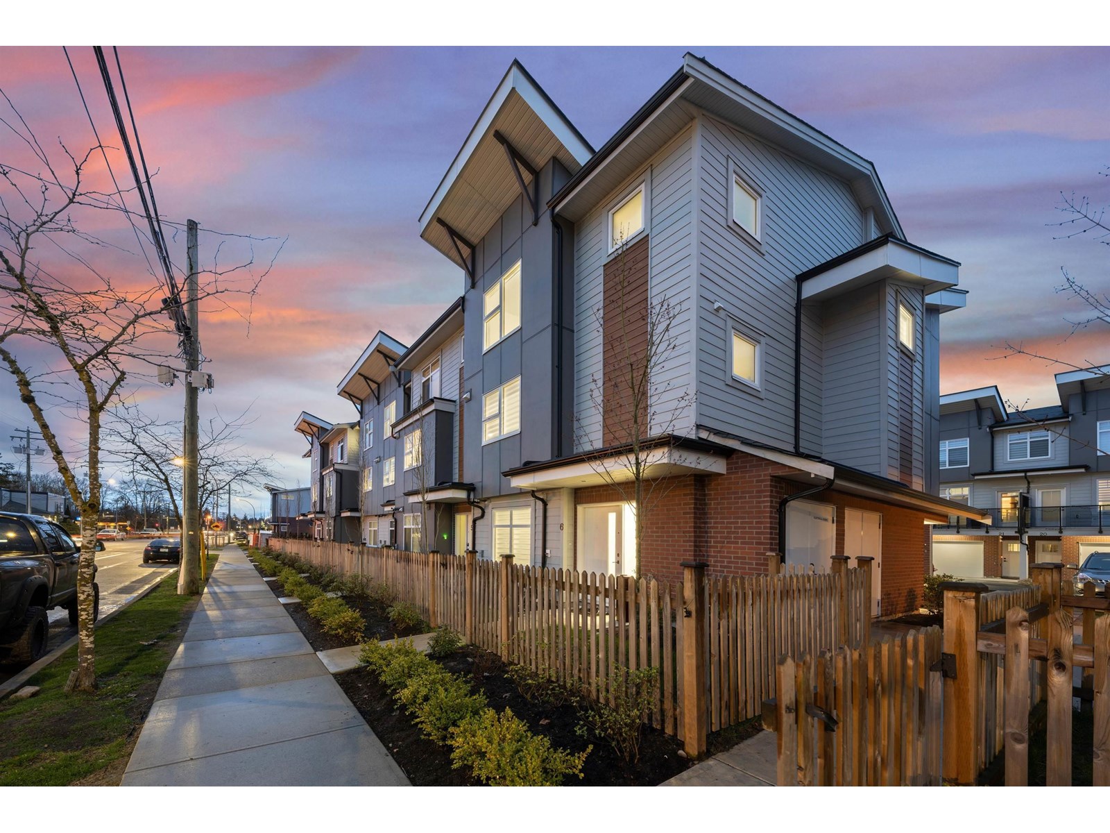 Property at 6 22334 48 AVENUE image