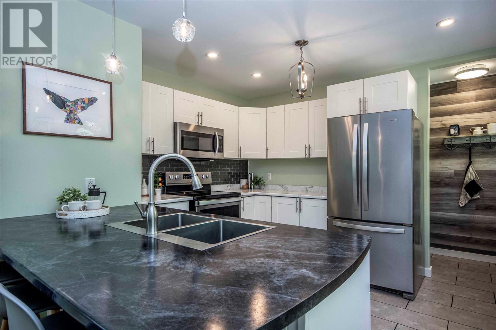 Property at 6 Topsail Beach Road image 4
