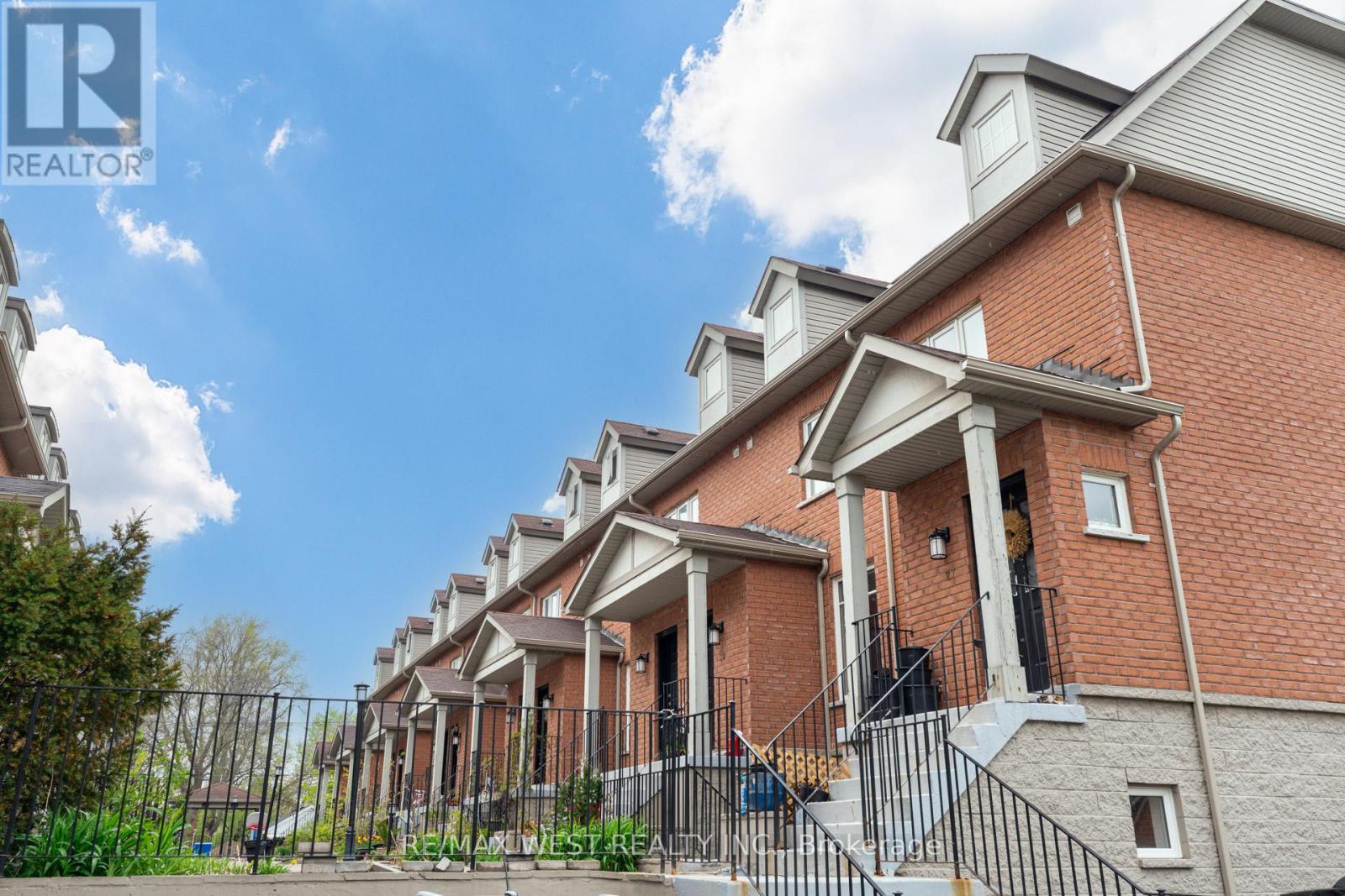 26 - 901 KENNEDY ROAD, Toronto, Ontario