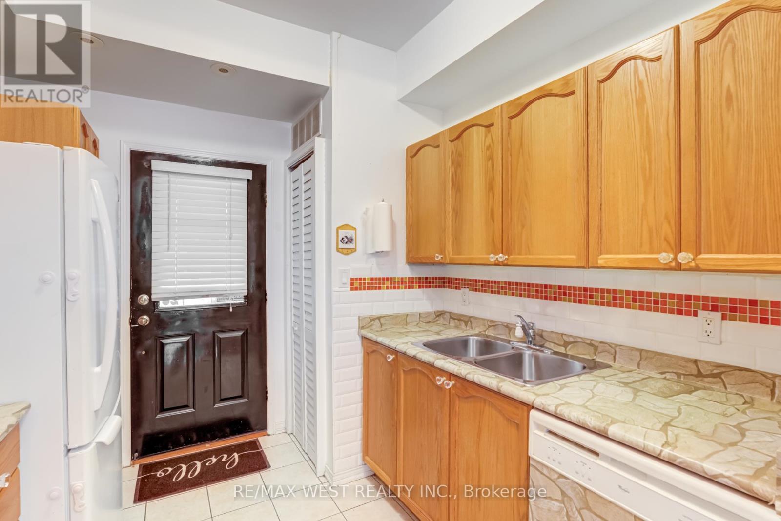 26 - 901 Kennedy Road, Toronto (Ionview), Ontario  M1K 2E9 - Photo 8 - E12287068