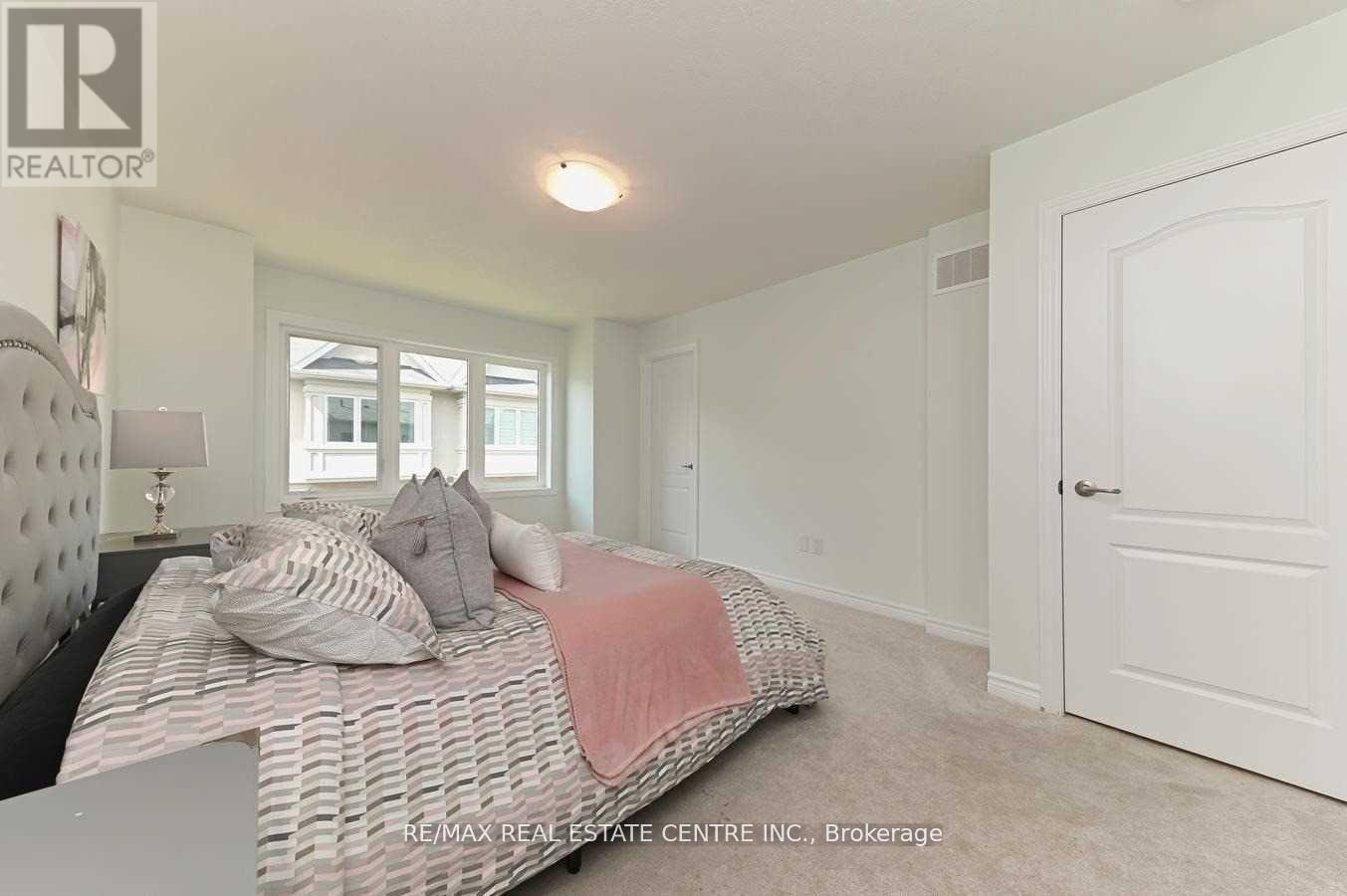 137 Borers Creek Circle, Hamilton, Ontario  L8B 1W3 - Photo 20 - X12287093