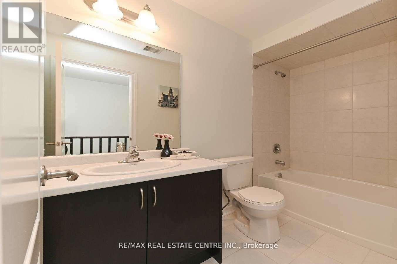 137 Borers Creek Circle, Hamilton, Ontario  L8B 1W3 - Photo 26 - X12287093