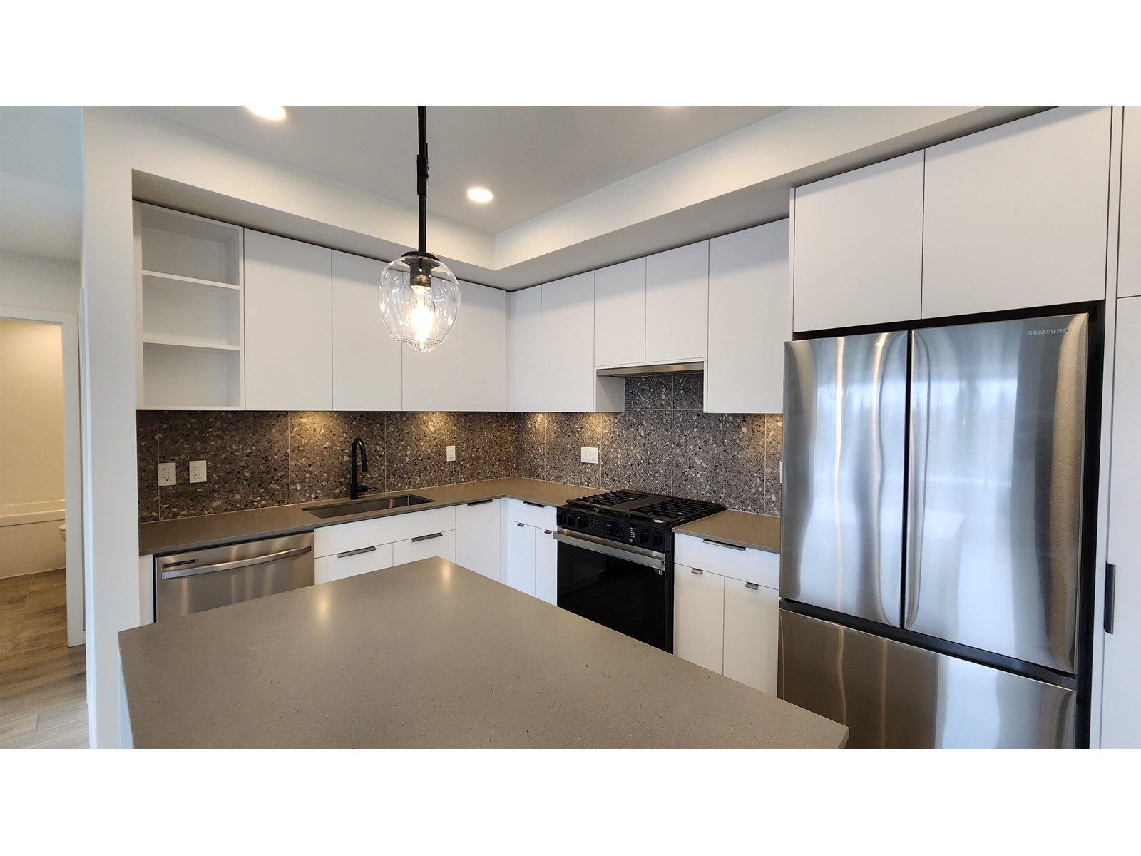 Property at 515 7936 206 STREET image 3