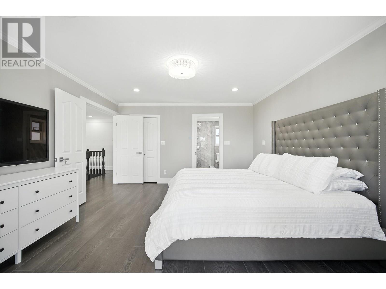 7563 1st Street, Burnaby, British Columbia  V3N 3T3 - Photo 6 - R3027056