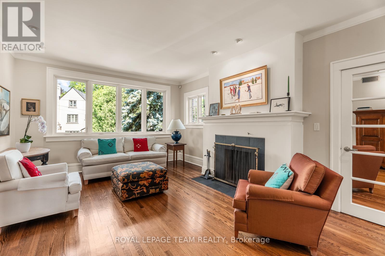 Property at 228 RIDEAU TERRACE image 3