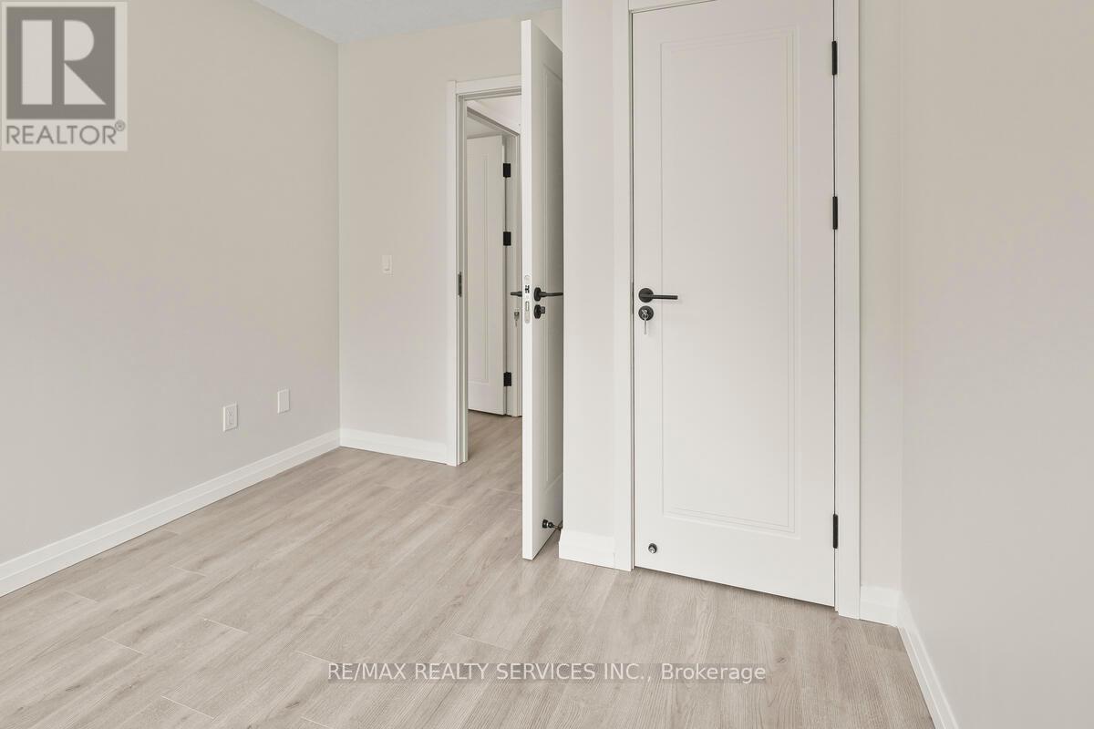 C64 - 370 Fisher Mills Road, Cambridge, Ontario  L5L 0B8 - Photo 25 - X12287102