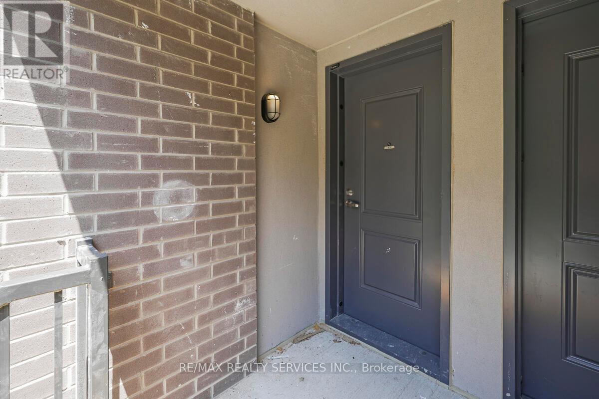 C64 - 370 Fisher Mills Road, Cambridge, Ontario  L5L 0B8 - Photo 3 - X12287102
