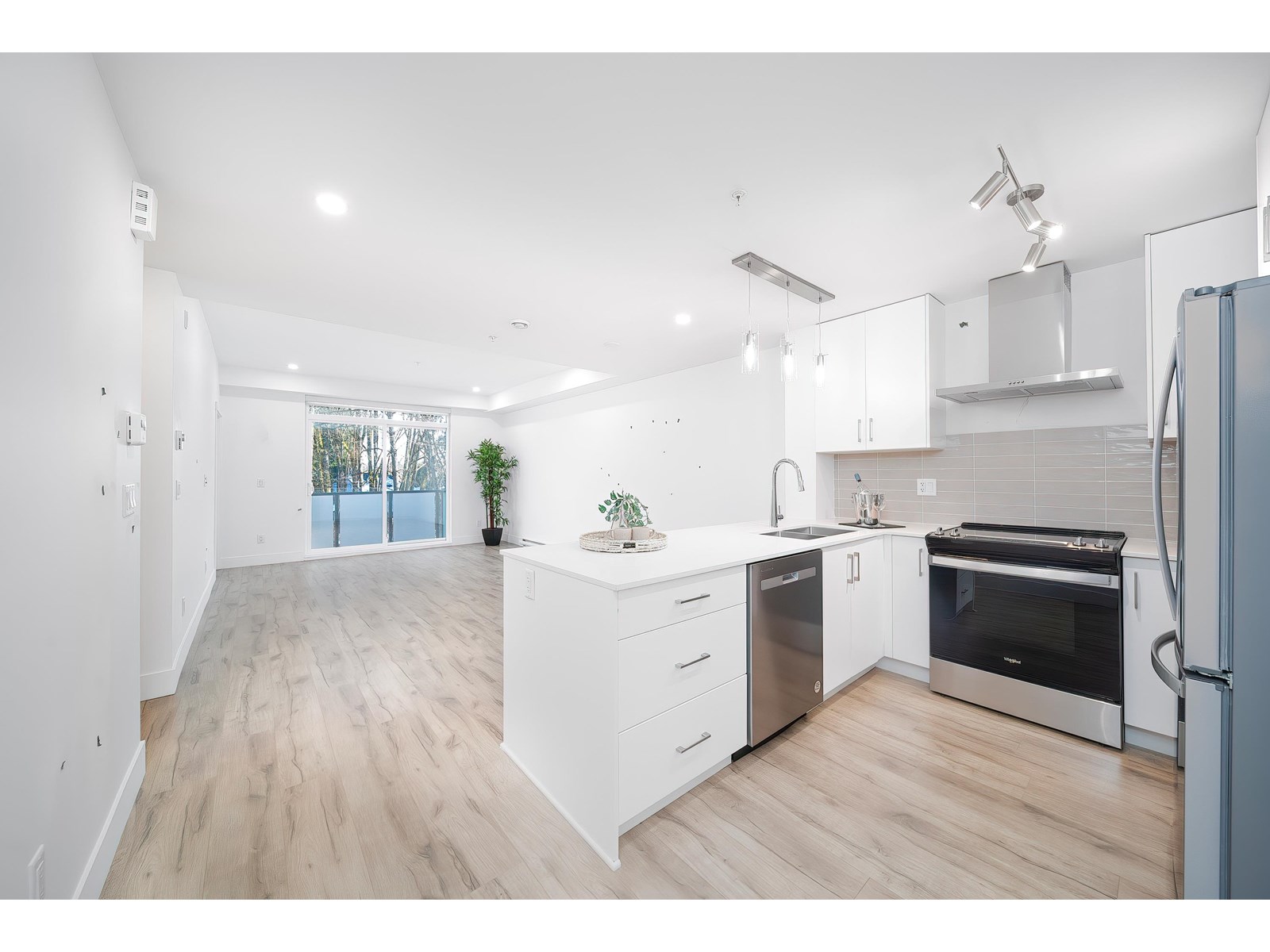 30 6328 KING GEORGE BOULEVARD, Surrey, British Columbia
