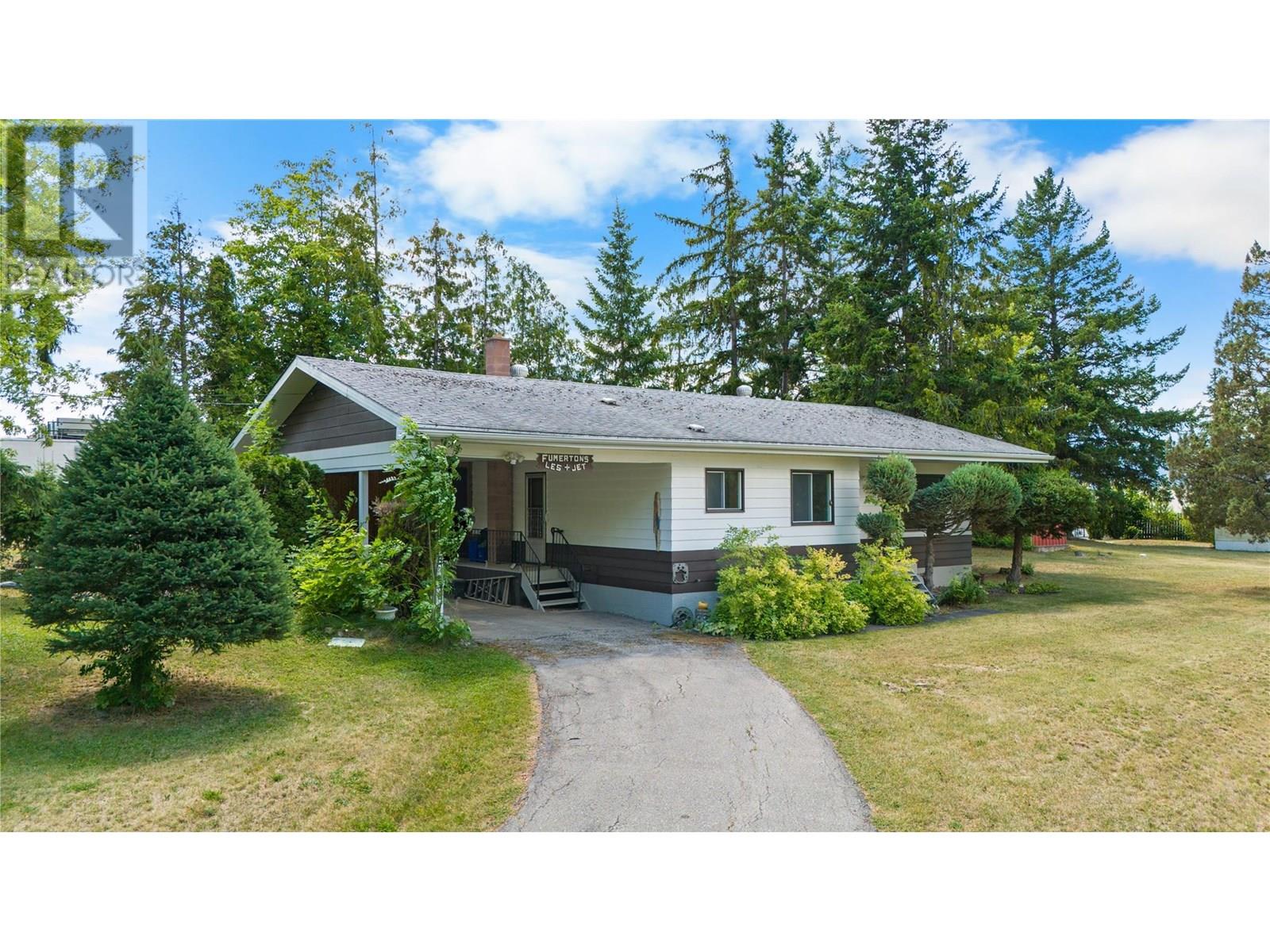 1031 7th  N Avenue, Creston, British Columbia  V0B 1G6 - Photo 2 - 10355832