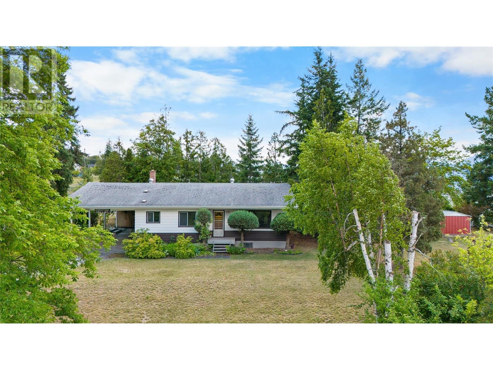1031 7th  N Avenue, Creston, British Columbia  V0B 1G6 - Photo 1 - 10355832