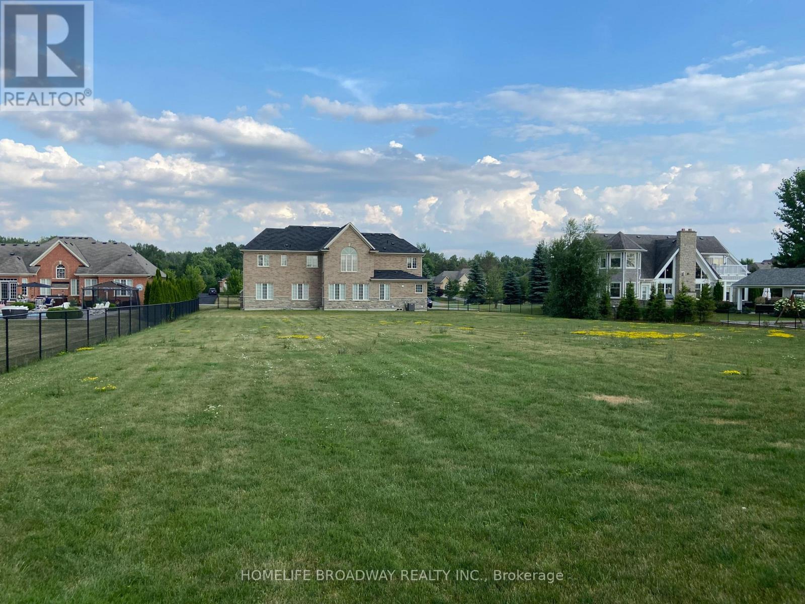 Property at 8 WOLFORD COURT image 4