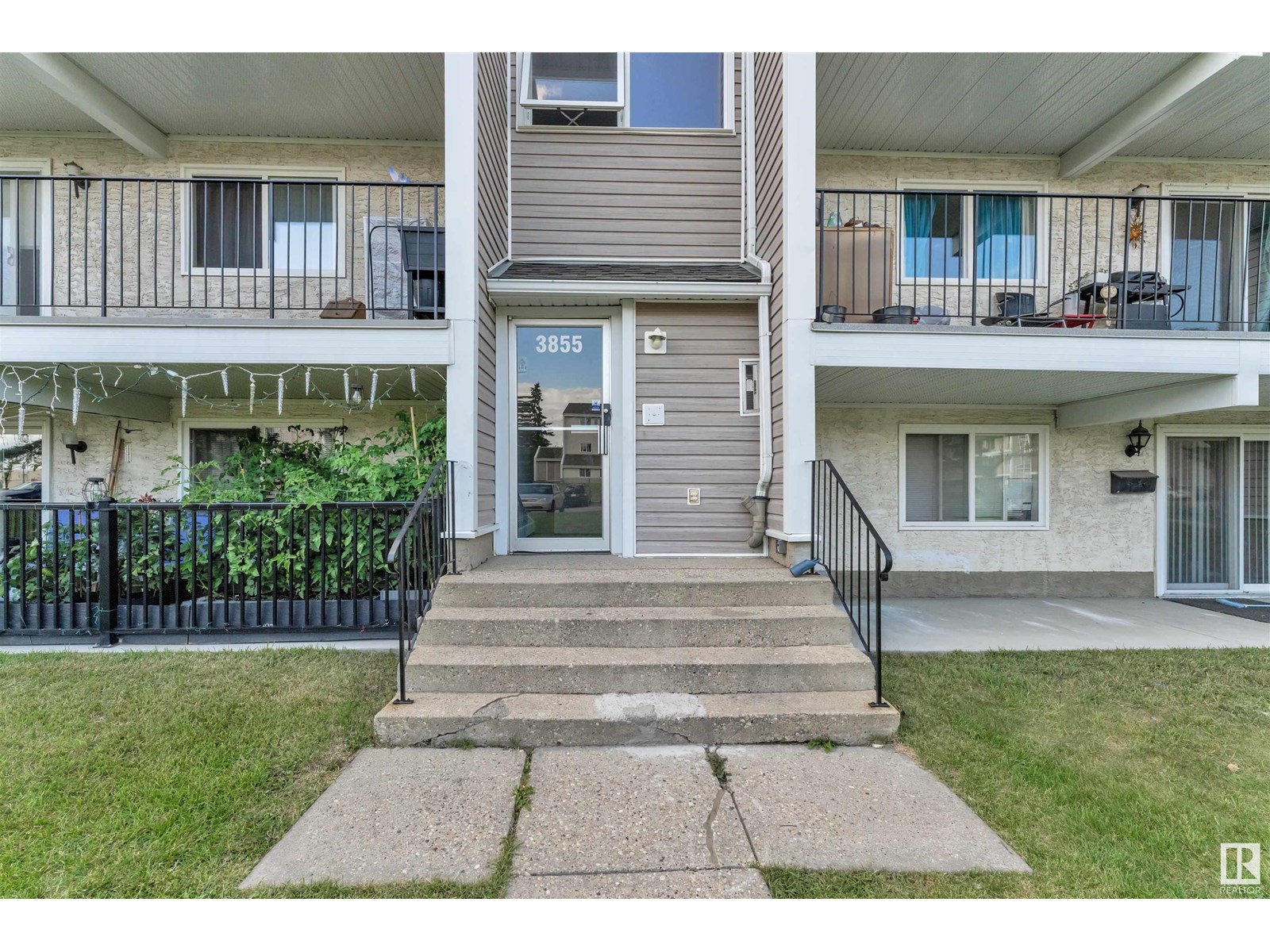Property at #5 3855 76 ST NW image 2