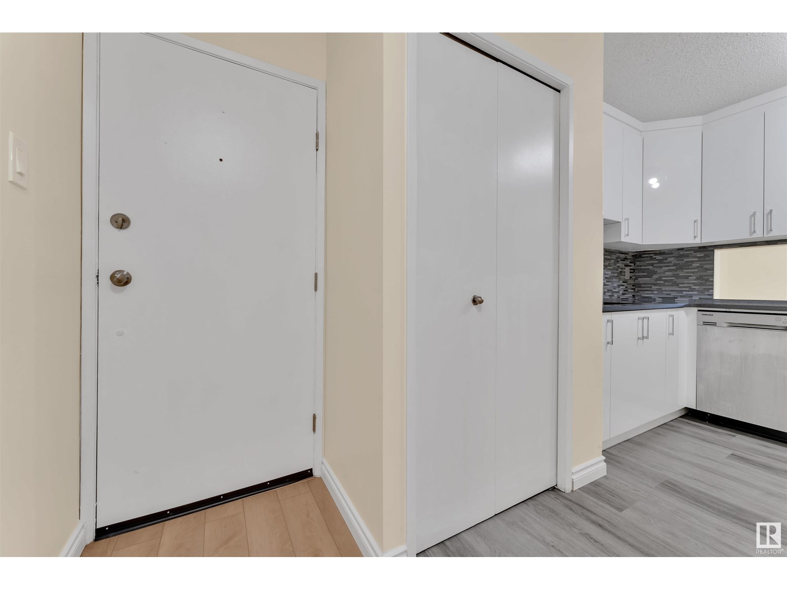 Property at #5 3855 76 ST NW image 3