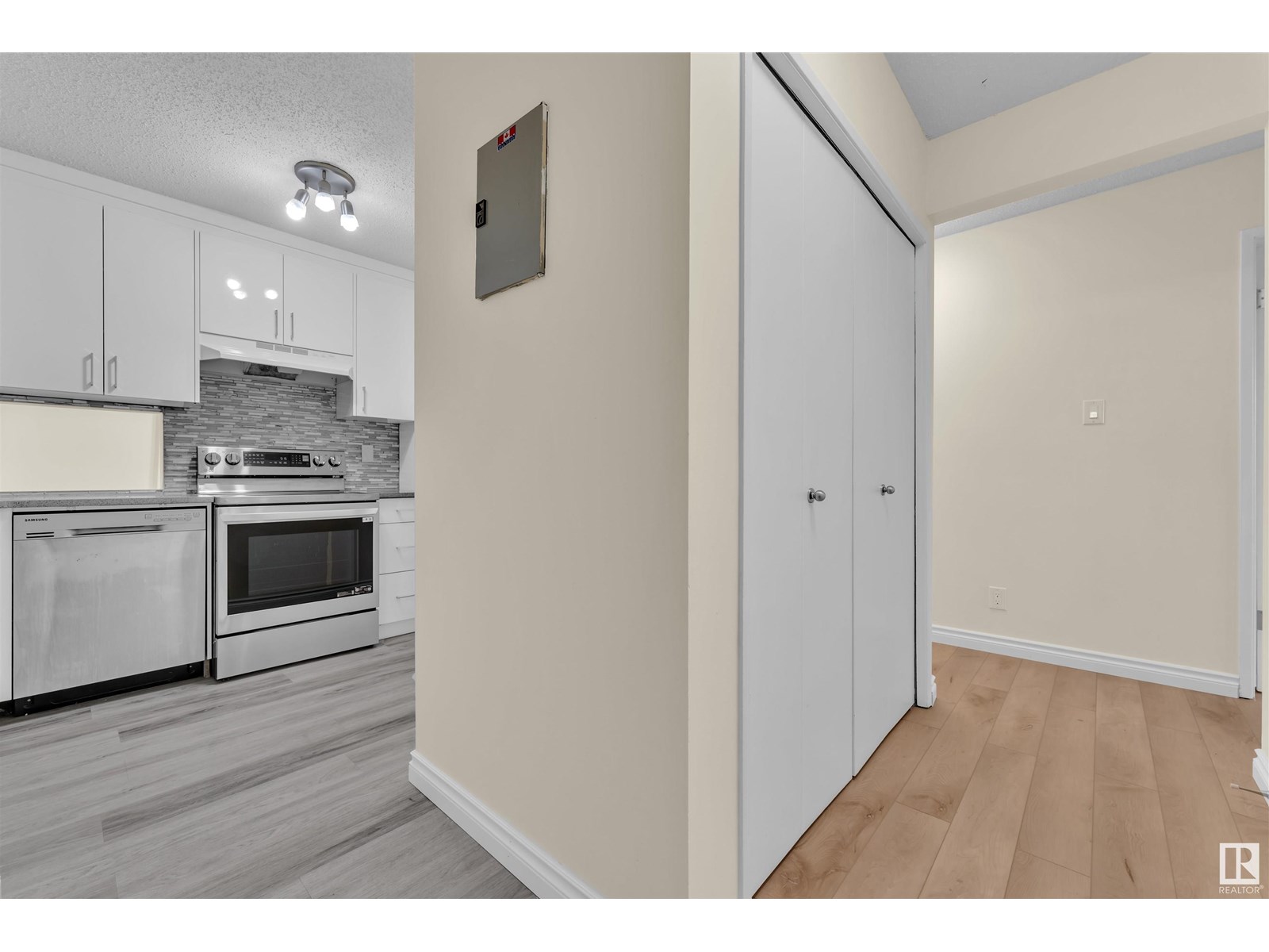 Property at #5 3855 76 ST NW image 5