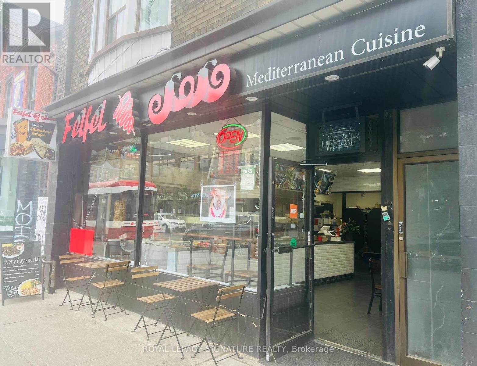 761 DUNDAS STREET W, Toronto, Ontario