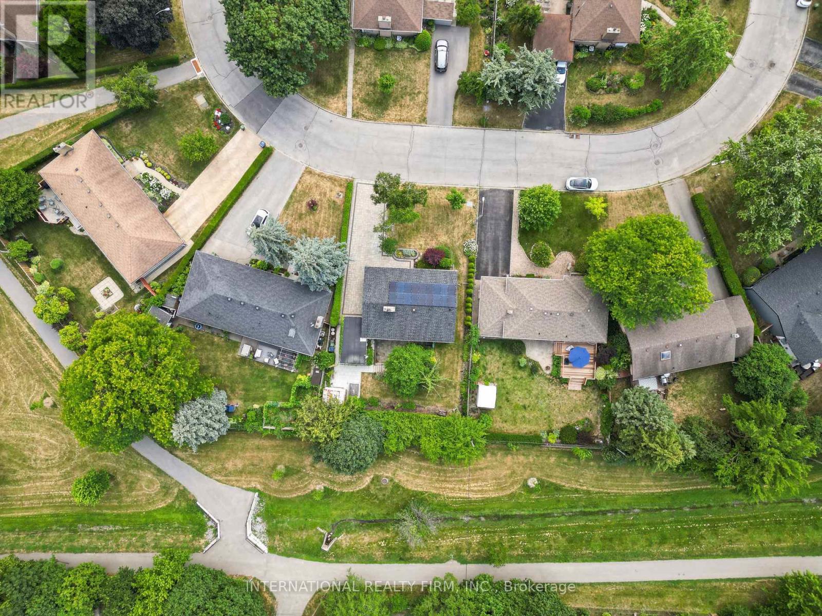 27 Treadgold Crescent, Toronto (Parkwoods-Donalda), Ontario  M3A 1X1 - Photo 2 - C12287229
