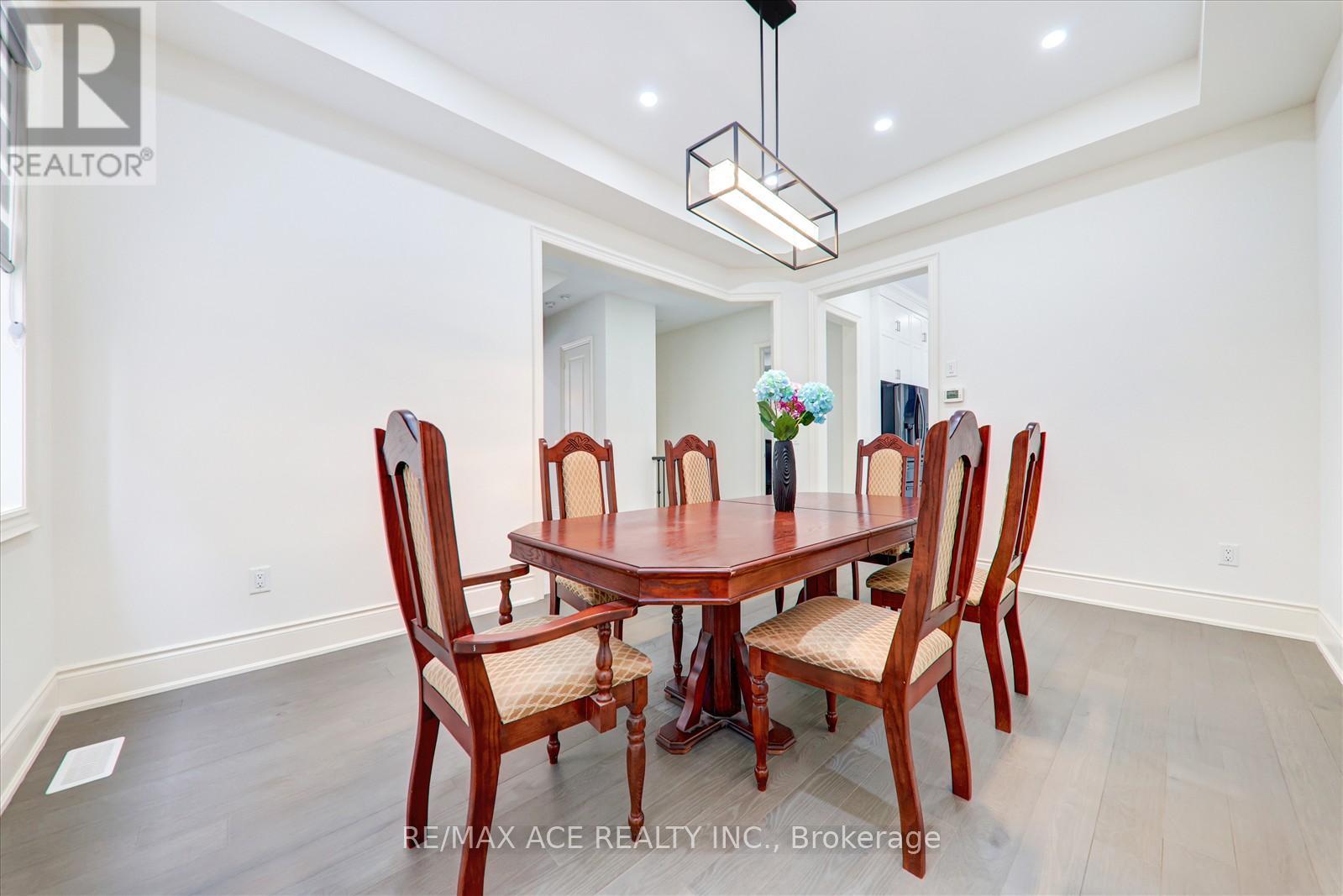 122 Steam Whistle Drive, Whitchurch-Stouffville, Ontario  L4A 4X5 - Photo 10 - N12287222