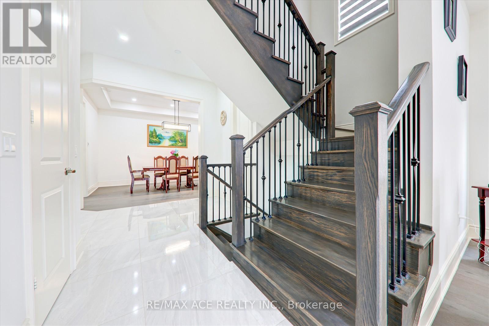 122 Steam Whistle Drive, Whitchurch-Stouffville, Ontario  L4A 4X5 - Photo 6 - N12287222