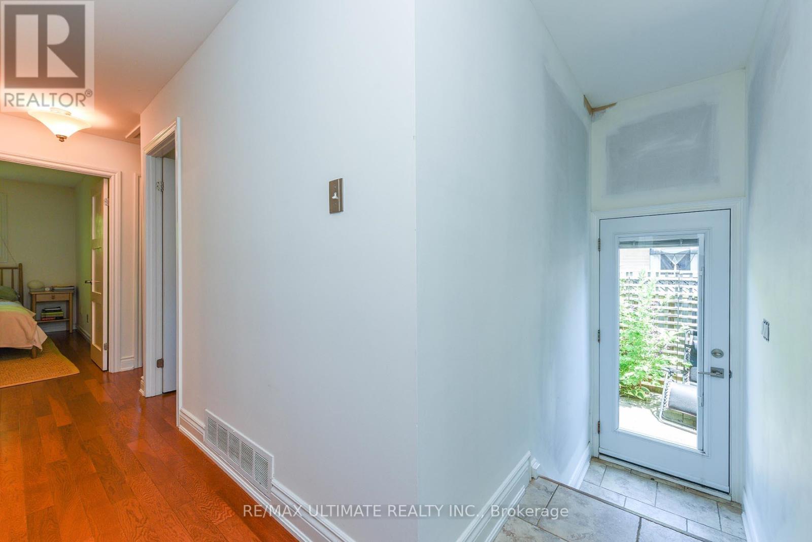 89 Mccraney Street W, Oakville, Ontario  L6H 1H5 - Photo 27 - W12286907