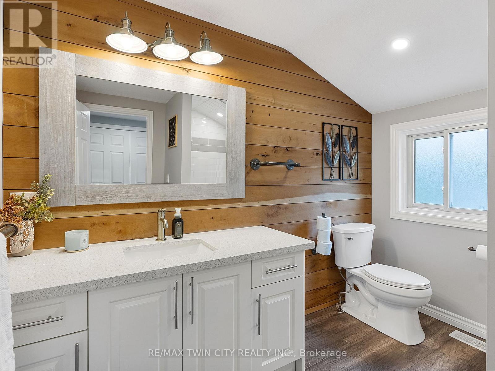 233 Oakland Road, Brant, Ontario  N0E 1R0 - Photo 16 - X12287210