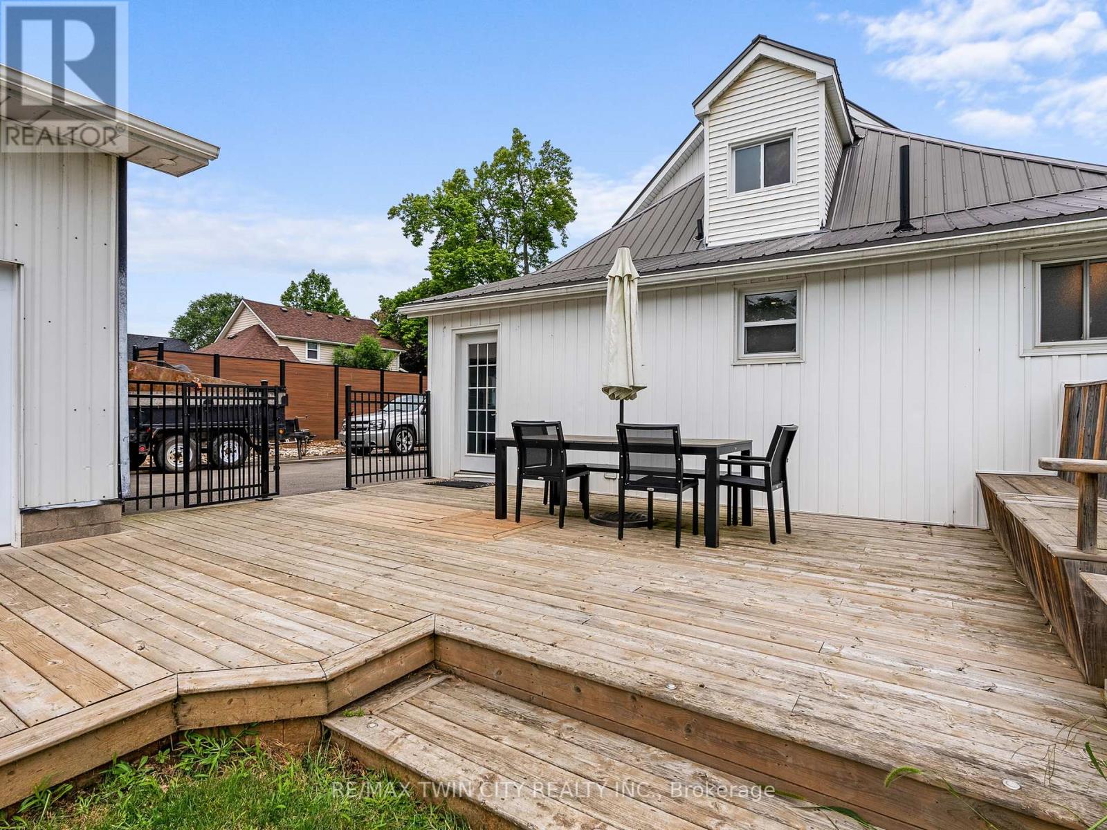 233 Oakland Road, Brant, Ontario  N0E 1R0 - Photo 29 - X12287210