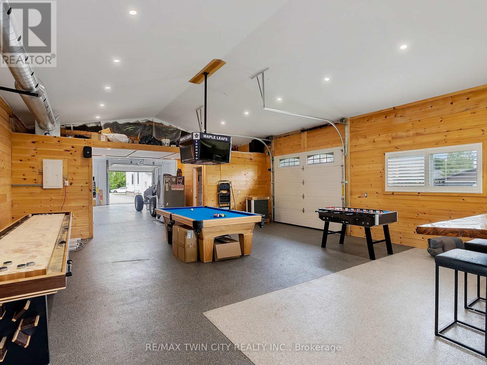 Property at 233 OAKLAND ROAD image 3