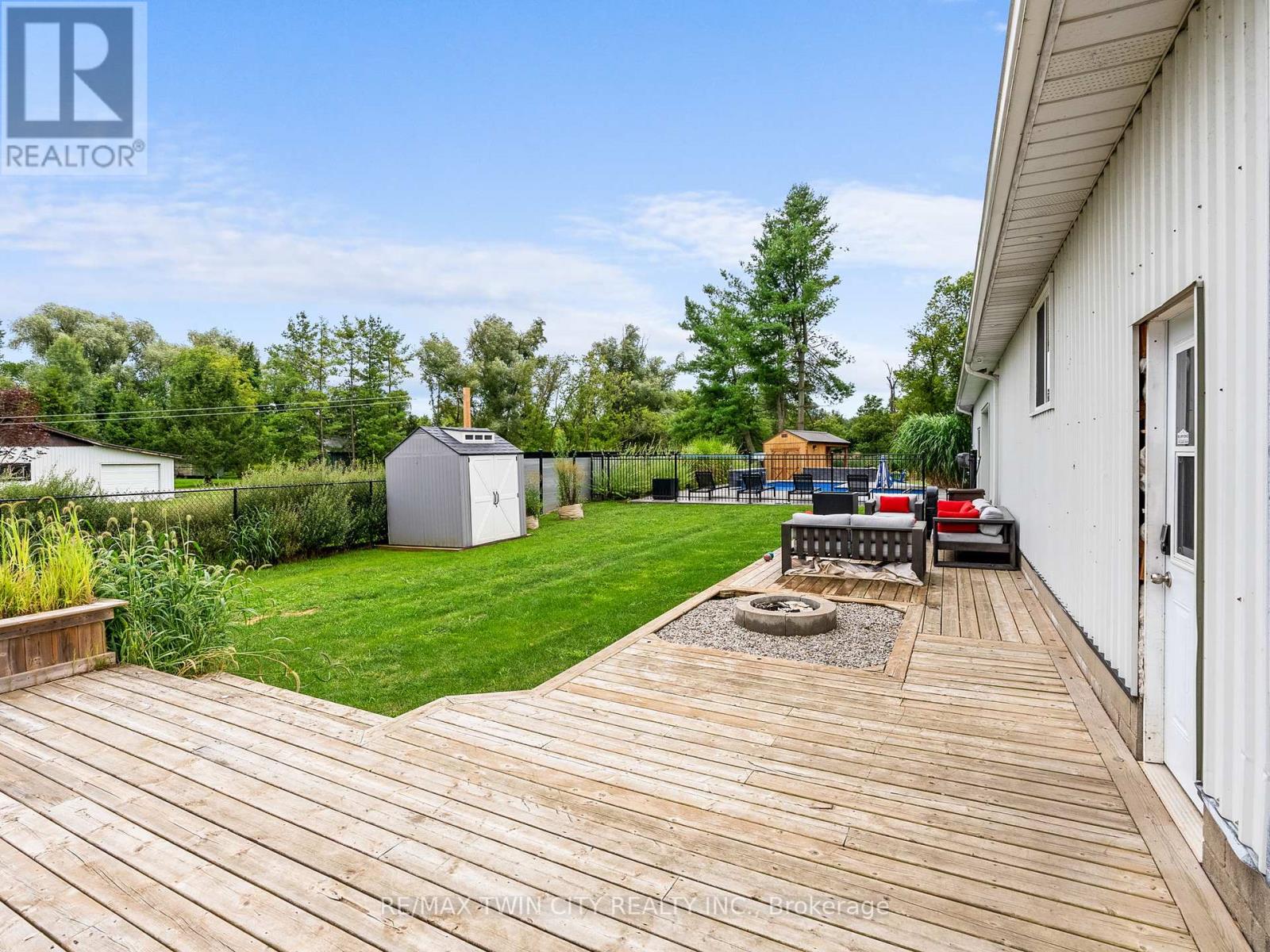 233 Oakland Road, Brant, Ontario  N0E 1R0 - Photo 30 - X12287210
