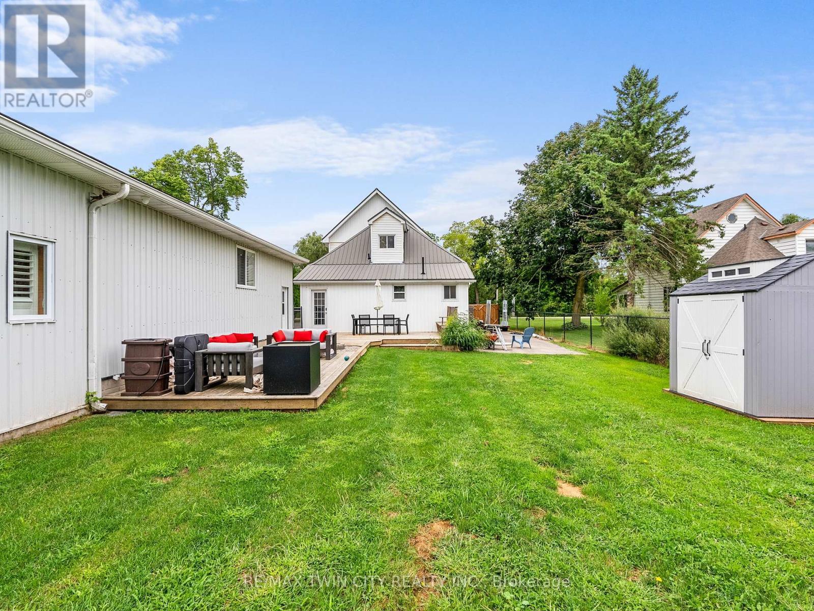233 Oakland Road, Brant, Ontario  N0E 1R0 - Photo 31 - X12287210