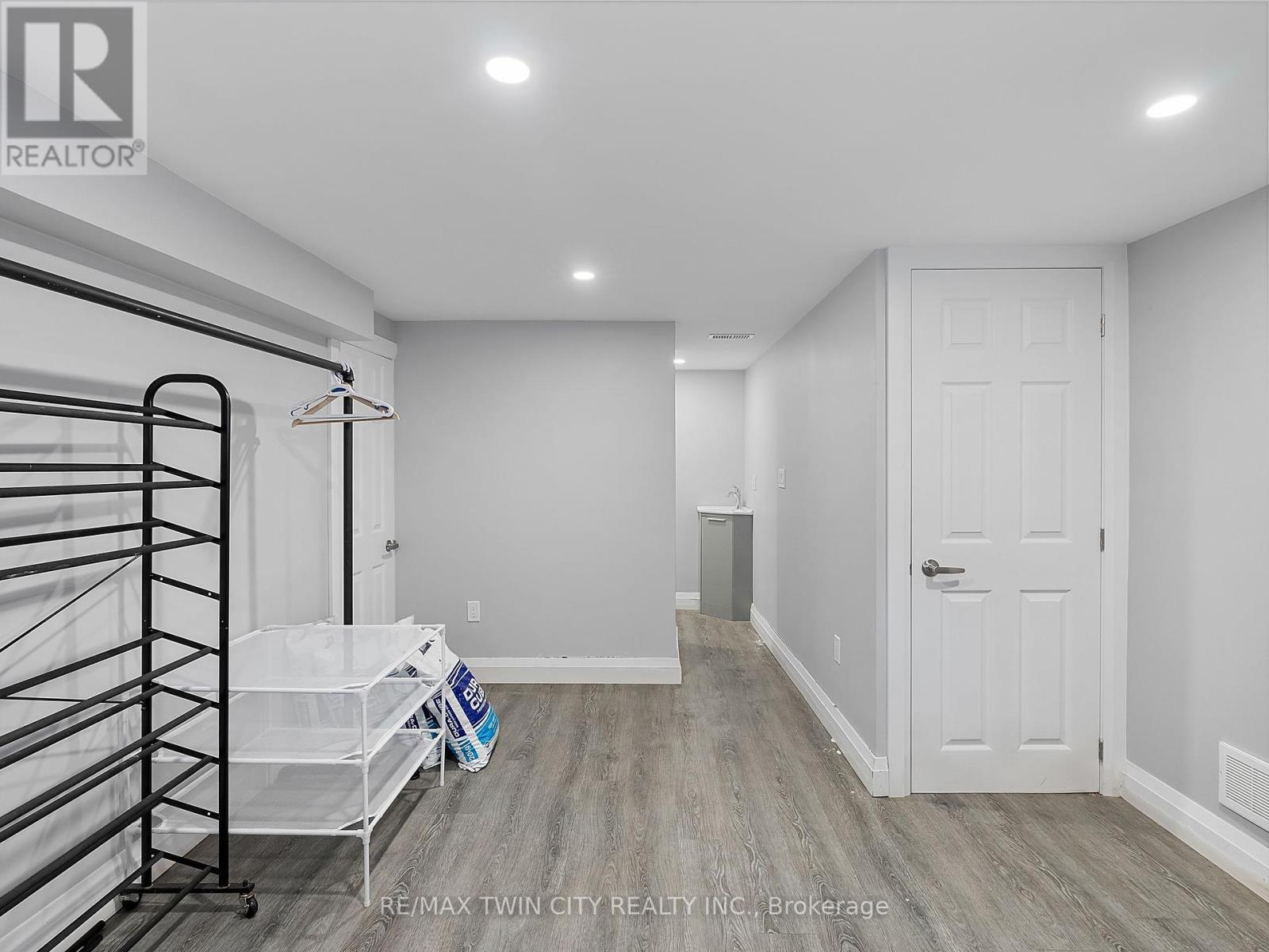 233 Oakland Road, Brant, Ontario  N0E 1R0 - Photo 48 - X12287210