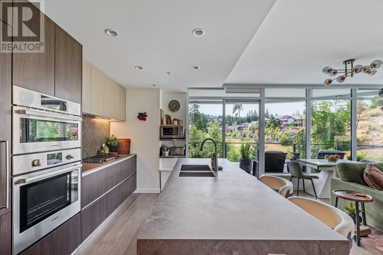 Property at 815 2000 Hannington Rd image 3