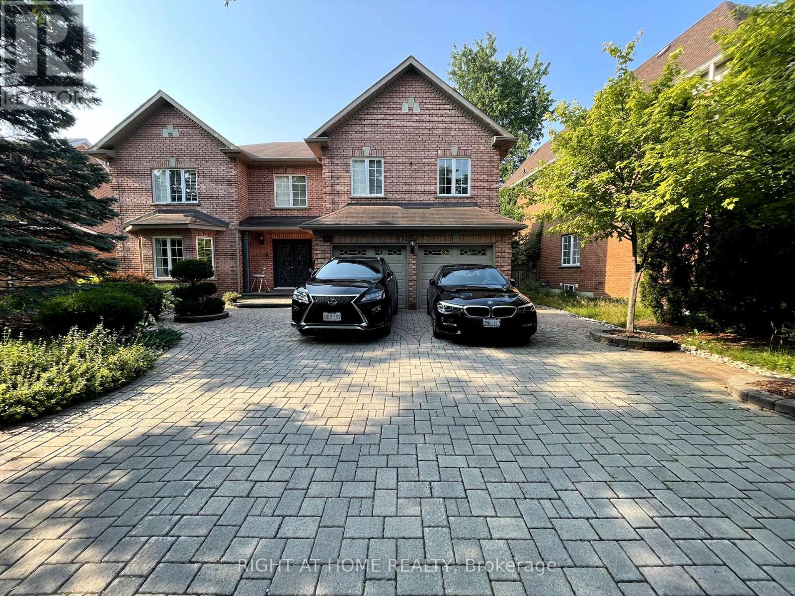 974 CREEBRIDGE CRESCENT, Newmarket, Ontario