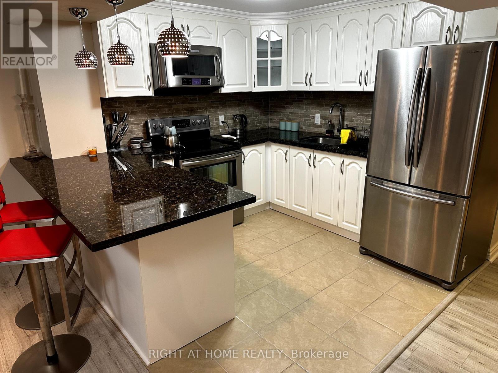 974 Creebridge Crescent, Newmarket, Ontario  L3X 1P1 - Photo 12 - N12287233