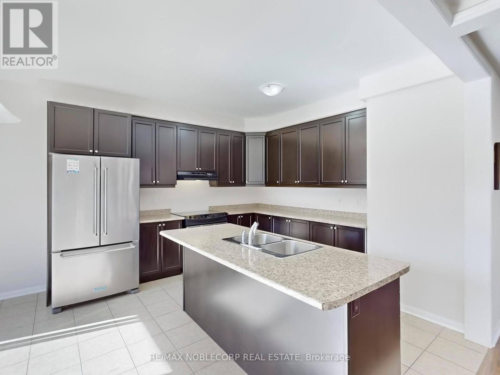 23 Giltspur (Upper) Road, Brampton, Ontario  L7A 0Y8 - Photo 16 - W12287242