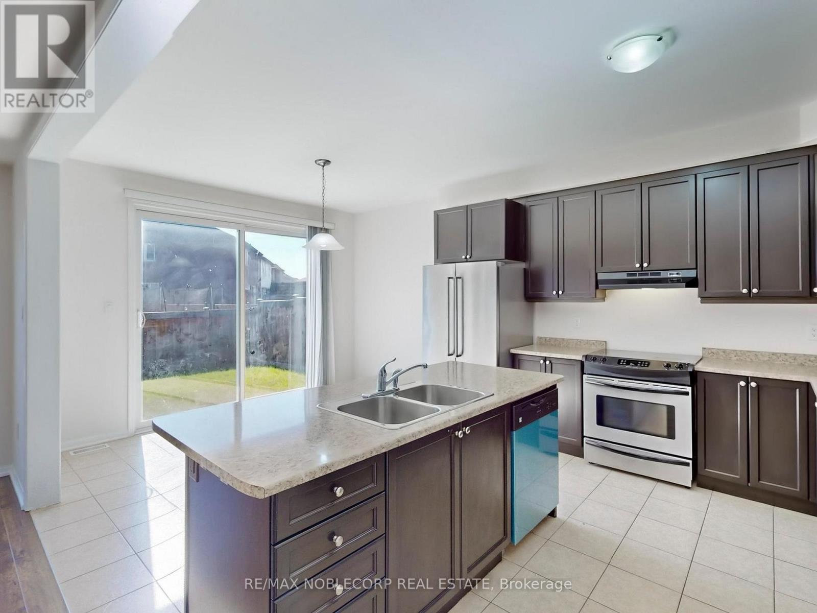 23 Giltspur (Upper) Road, Brampton, Ontario  L7A 0Y8 - Photo 17 - W12287242
