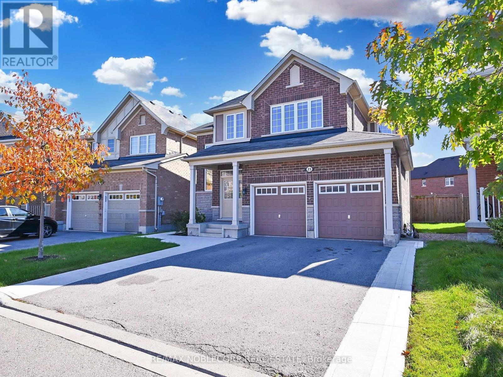 23 Giltspur (Upper) Road, Brampton, Ontario  L7A 0Y8 - Photo 2 - W12287242