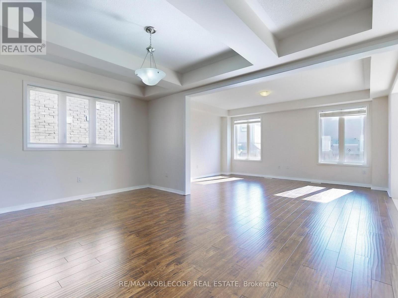 23 Giltspur (Upper) Road, Brampton, Ontario  L7A 0Y8 - Photo 3 - W12287242