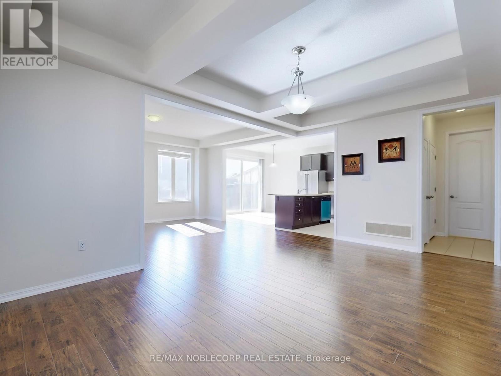 23 Giltspur (Upper) Road, Brampton, Ontario  L7A 0Y8 - Photo 7 - W12287242