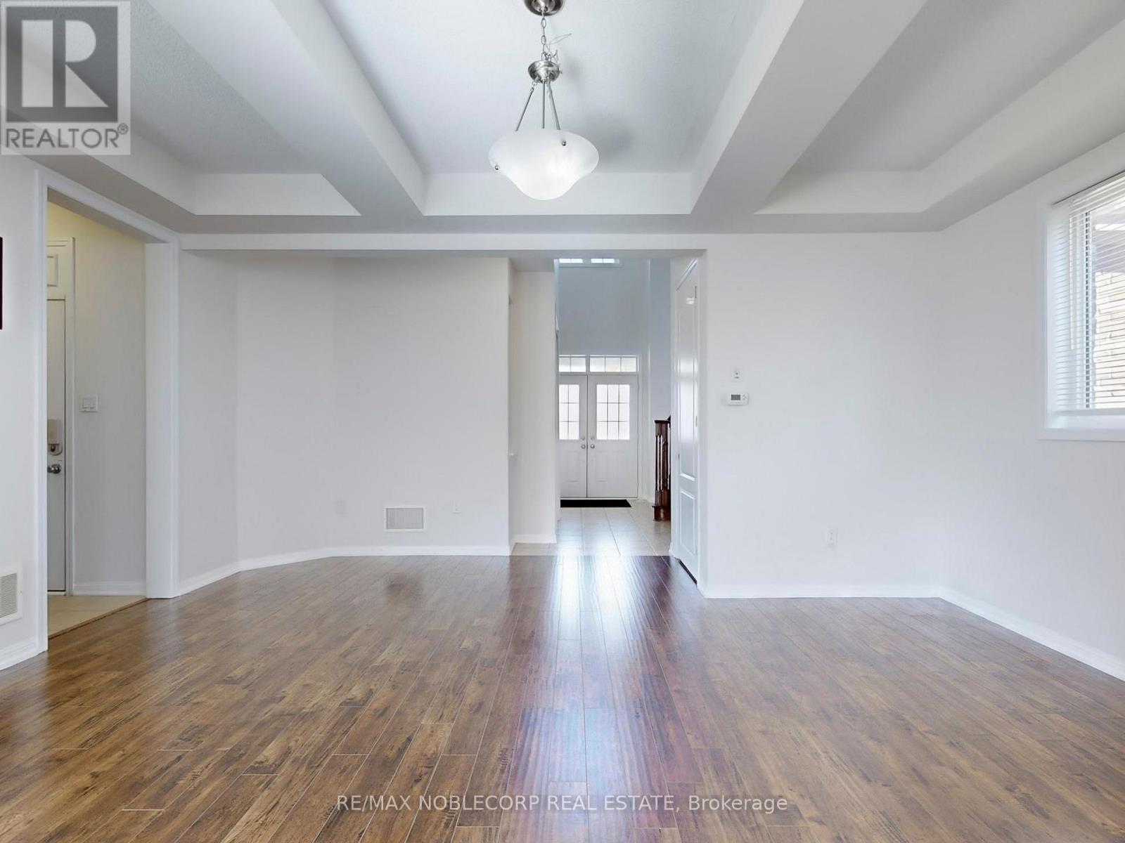 23 Giltspur (Upper) Road, Brampton, Ontario  L7A 0Y8 - Photo 9 - W12287242