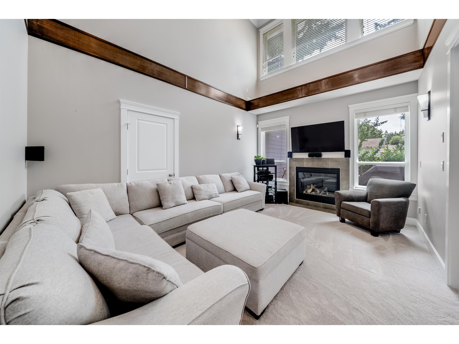 Property at 15688 92 AVENUE image 4