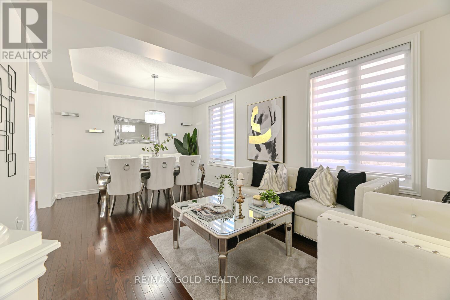 Property at 9 NATRONIA TRAIL image 3