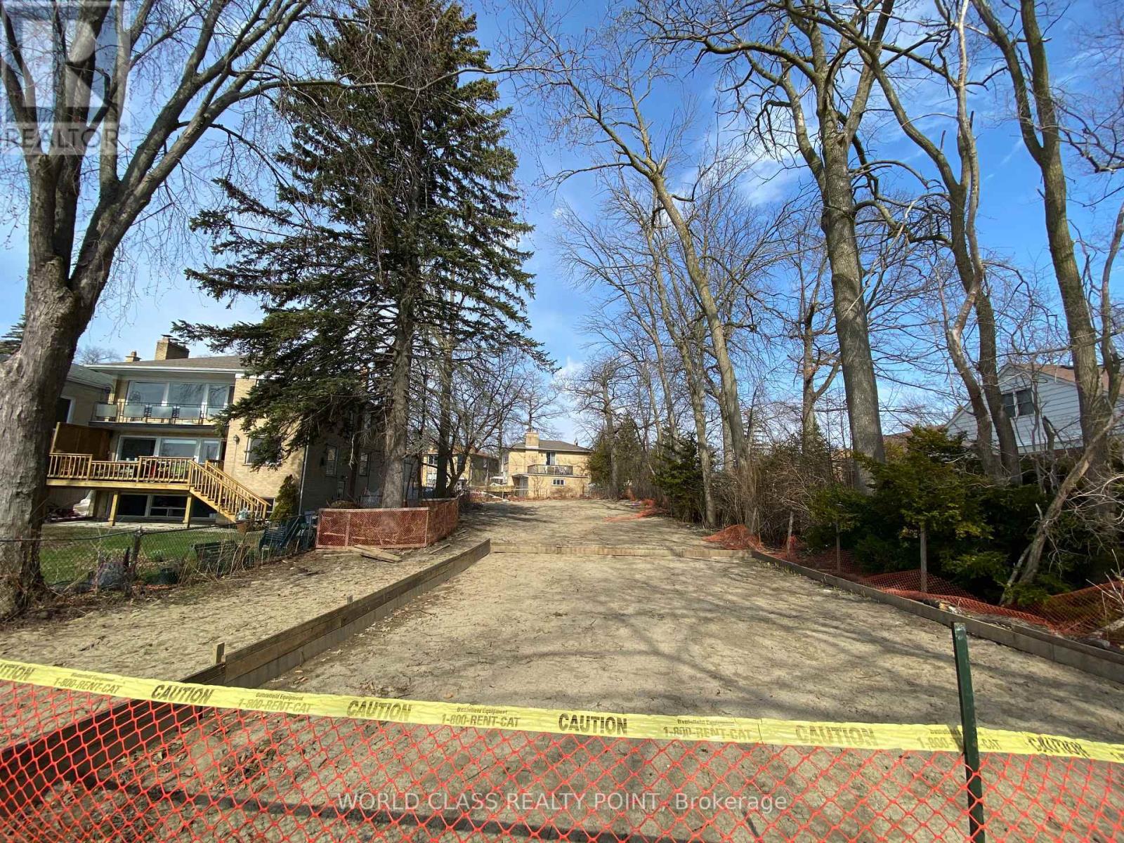 9 Carlis Place, Mississauga, Ontario  L5G 1A8 - Photo 11 - W12287330