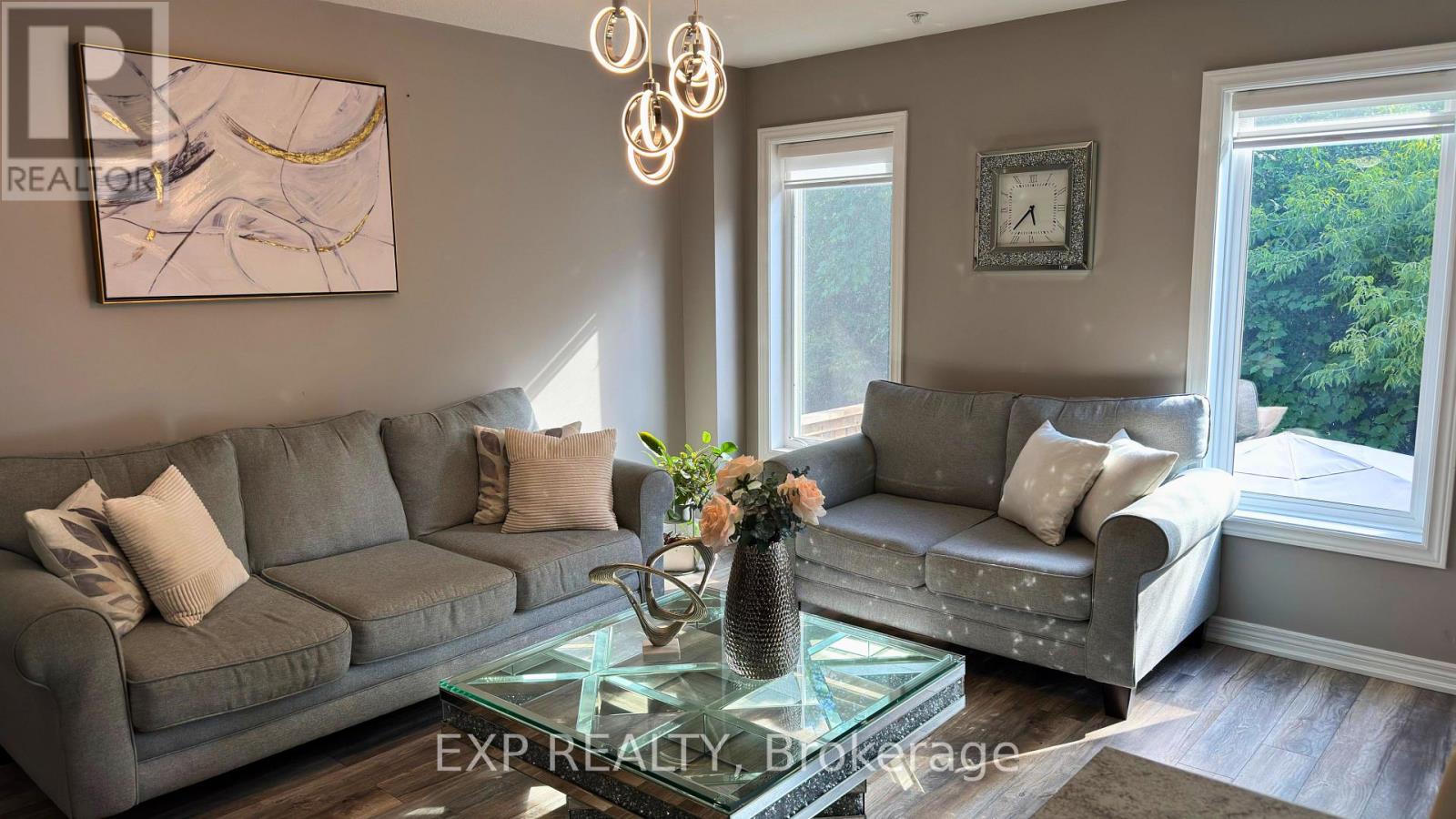 14 - 60 Canterbury Drive, St. Catharines, Ontario  L2P 0E7 - Photo 3 - X12287344