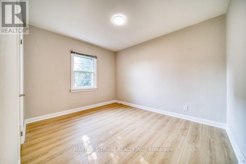 Main - 82 Oxford Street, Richmond Hill, Ontario  L4C 4L5 - Photo 11 - N12287341