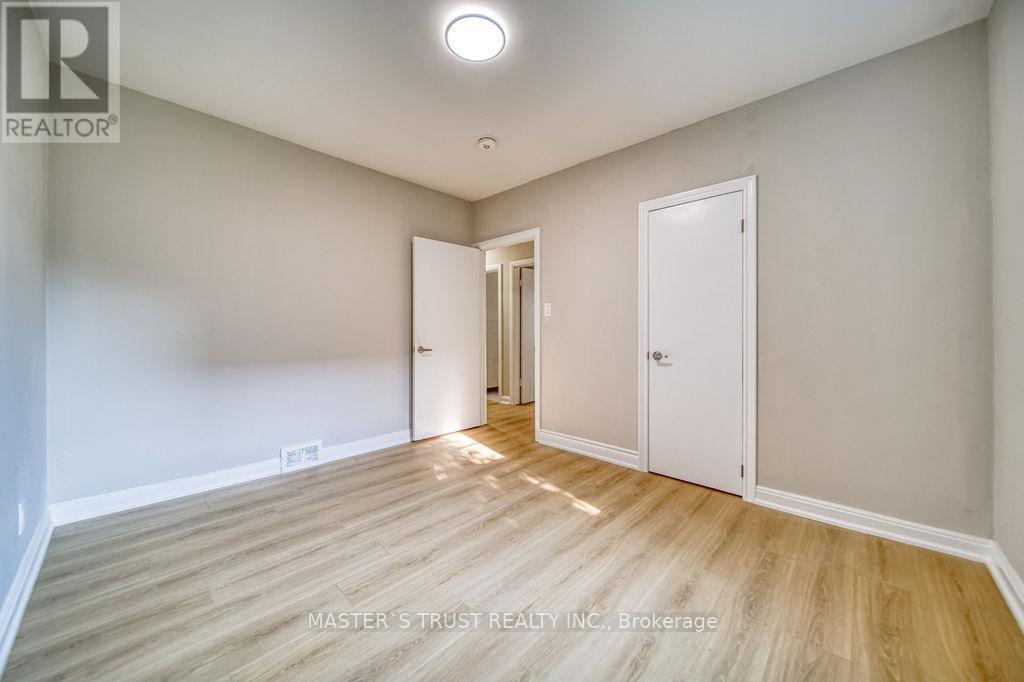 Main - 82 Oxford Street, Richmond Hill, Ontario  L4C 4L5 - Photo 12 - N12287341