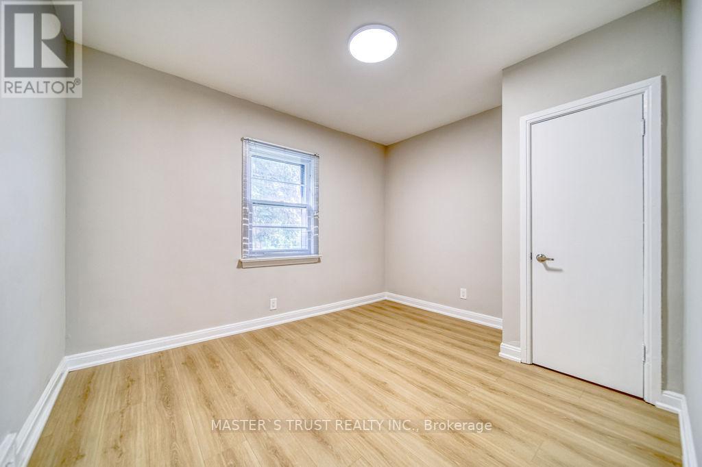 Main - 82 Oxford Street, Richmond Hill, Ontario  L4C 4L5 - Photo 14 - N12287341