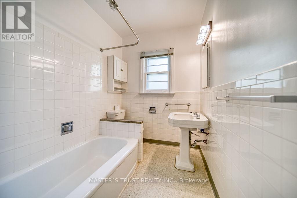 Main - 82 Oxford Street, Richmond Hill, Ontario  L4C 4L5 - Photo 18 - N12287341