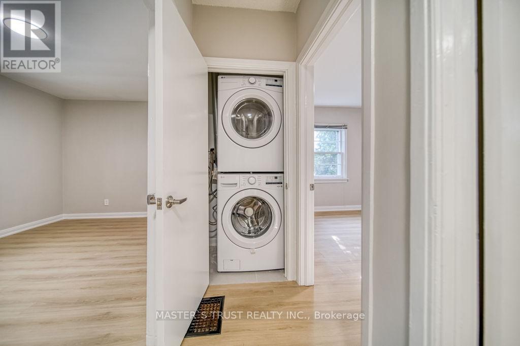 Main - 82 Oxford Street, Richmond Hill, Ontario  L4C 4L5 - Photo 19 - N12287341